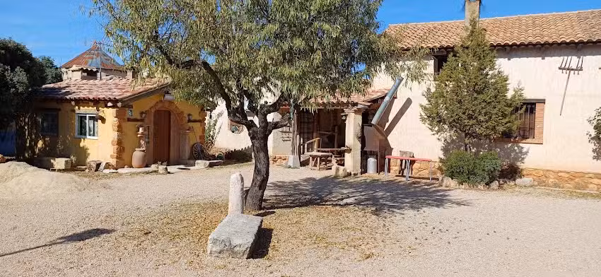 Casa Rural “Cueva Montesinos”.