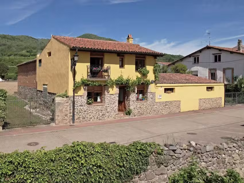 Casa Rural Edulis. Alquiler íntegro.Jardín y Barbacoa. La Rioja