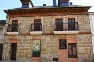 CASA RURAL EL ALMENDRO DE MARÍA