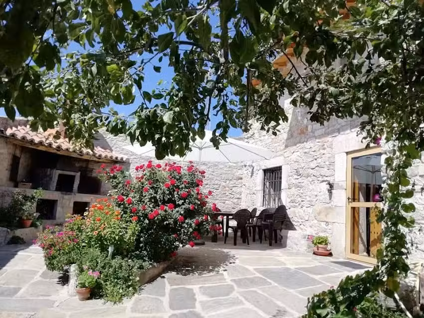 Casa Rural El Ciruelo Rojo