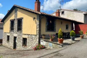 Casa Rural El Llagarin Azul Y Amarillo