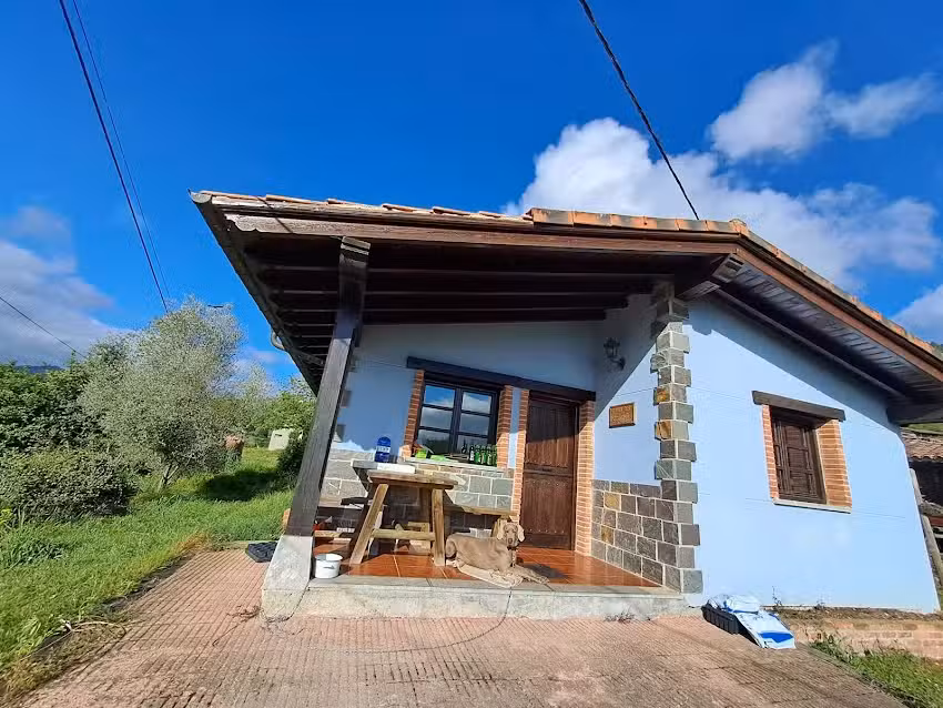 Casa Rural “El Regueru”.