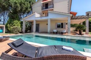 Casa Rural en Barcelona ‘Les Canyes Cottage’ a Private Villa Resort, Alquiler íntegro y privado.