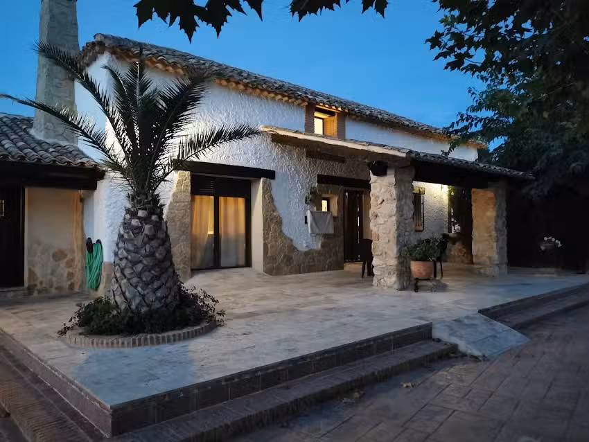 Casa Rural “Finca Los Olivos”.