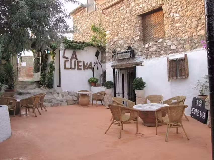 Casa Rural “LA CUEVA”.