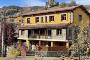 Casa Rural MONTE ROBLO