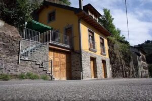 Casa y apartamentos rurales Las Mestas