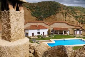 Casas Cuevas Almagruz y Centro de Interpretación Hábitat Troglodita Almagruz