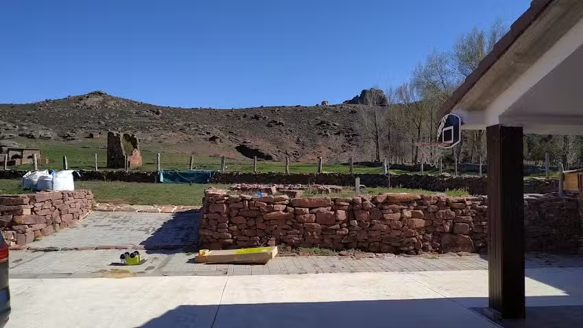 Casas y Esculturas de Rodeno