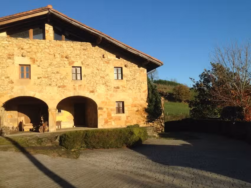 Caserío Otalora