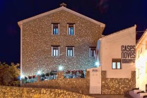 Cases Noves (Boutique Accommodation)