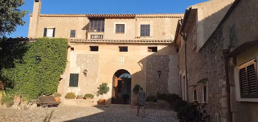 Check in Sa Torre (Arrivals)