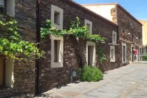 Chozos de educación ambiental. Parque Nacional de Monfragüe (Villarreal de San Carlos)