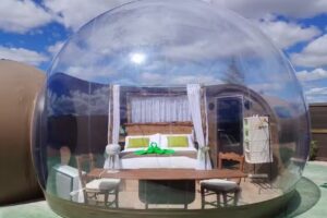 Cosmoveros – Hotel Burbuja