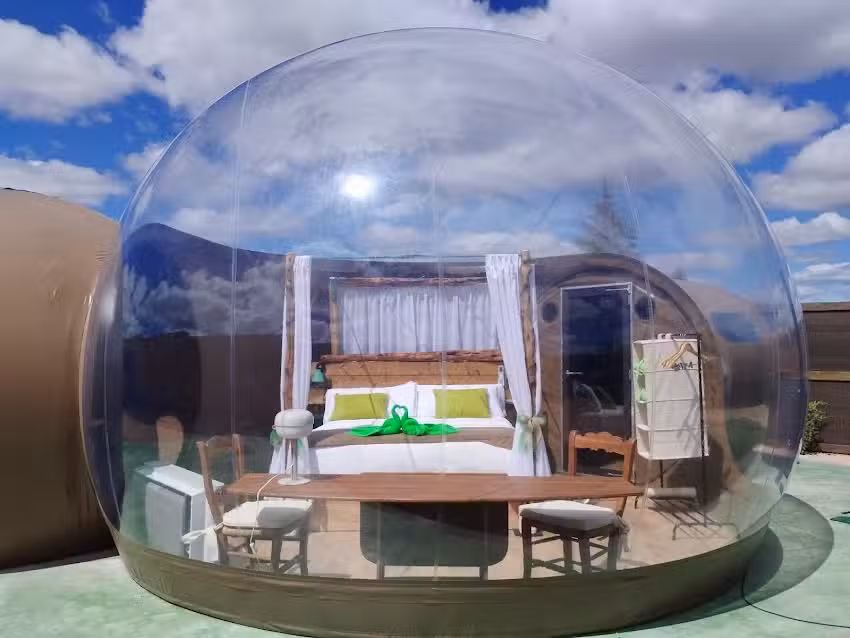 Cosmoveros – Hotel Burbuja