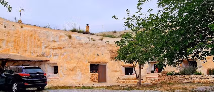 CUEVA CASCAMORRAS Capricho Andaluz