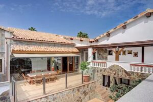 Daniel’s Luxury House