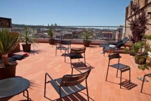 DestinationBCN Urgell Apartment