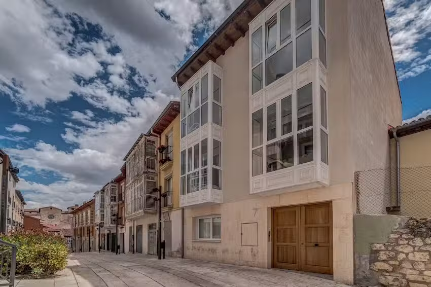 EDIFICIO DE APARTAMENTOS TURÍSTICOS – BURGOS CENTRO – HC7