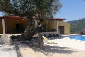 El Figueral Country House