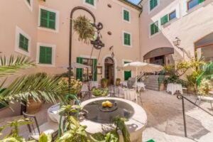 El Guía Hotel & Restaurant