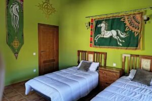 El Pony Pisador (alojamiento turístico temático)