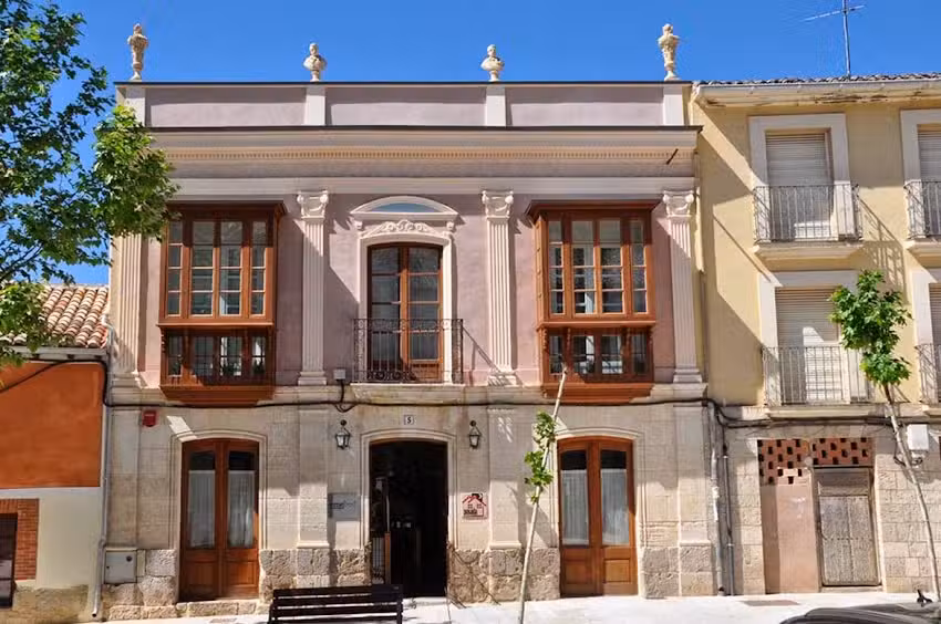 Emebed Posada
