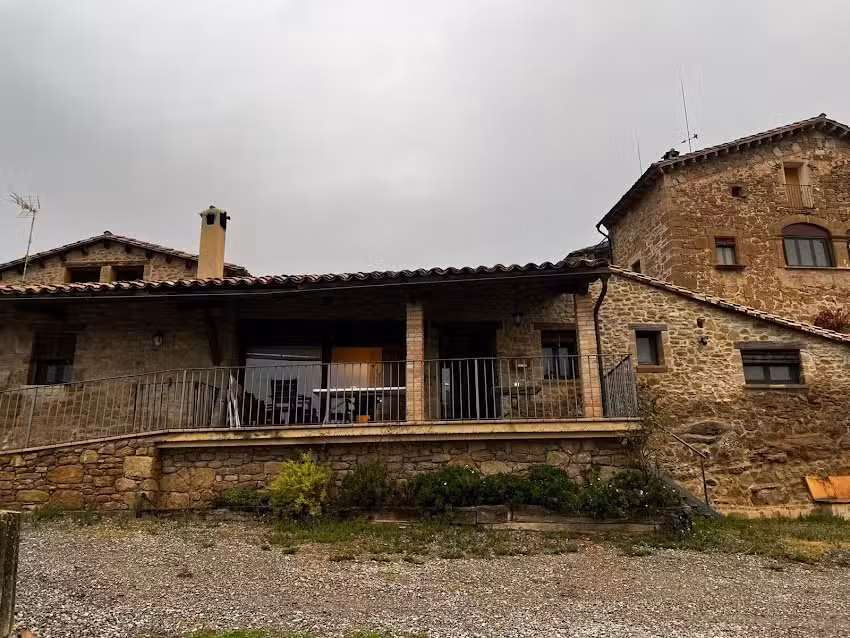 Entrada cases rurals de Montpol