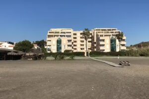 Espectacular Residencial en 1a linea con piscina