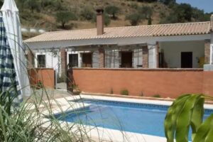 Finca Los Llanos and Casa Los Olivos Álora