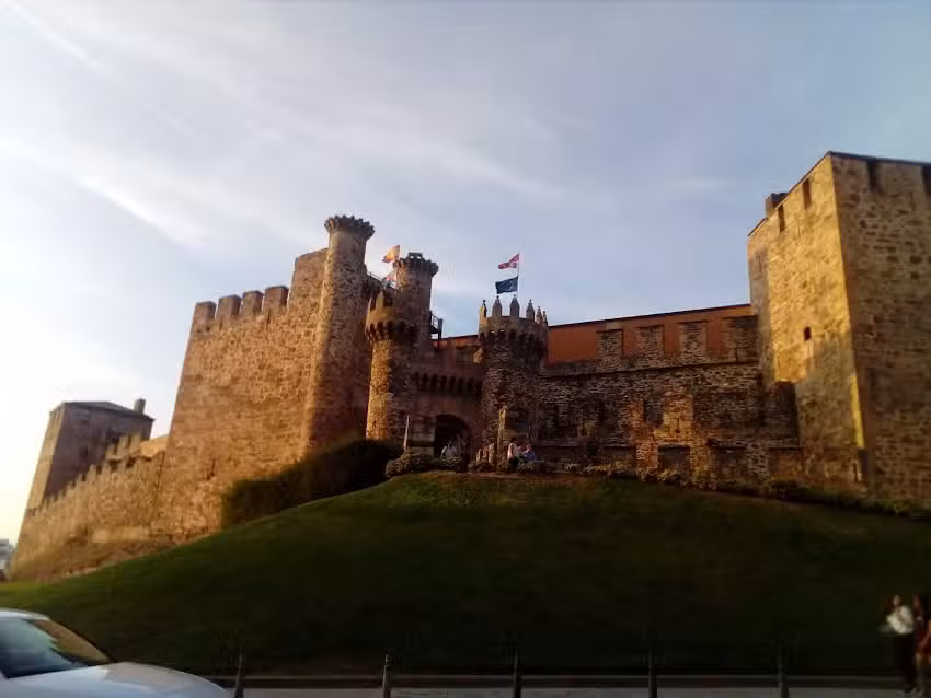 Gestión de Alojamientos y Actividades Turistic@s para Grupos y Estudiantes La Rosa Azul