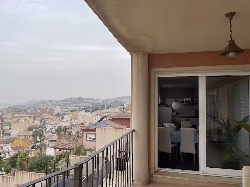 Habitaciones en Chalet frente al Mar / Rooms in Seafront Villa