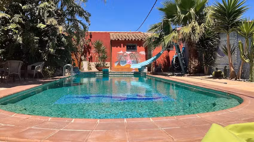 HIGOS CHUMBOS, Casa de huéspedes COMPARTIDO