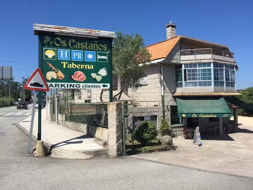 Hospedaje Rústico – Restaurante Os Castaños