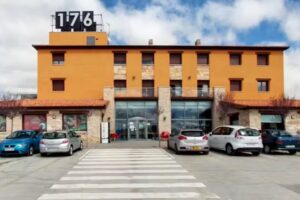 Hotel 176
