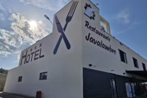 HOTEL CAFETERIA RESTAURANTE JAVALAMBRE – BOCADILLOS Y PLATOS COMBINADOS