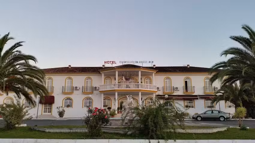 Hotel Castillo Blanco