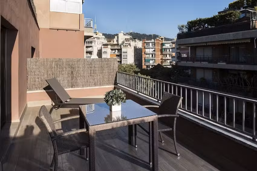 Hotel Catalonia Castellnou