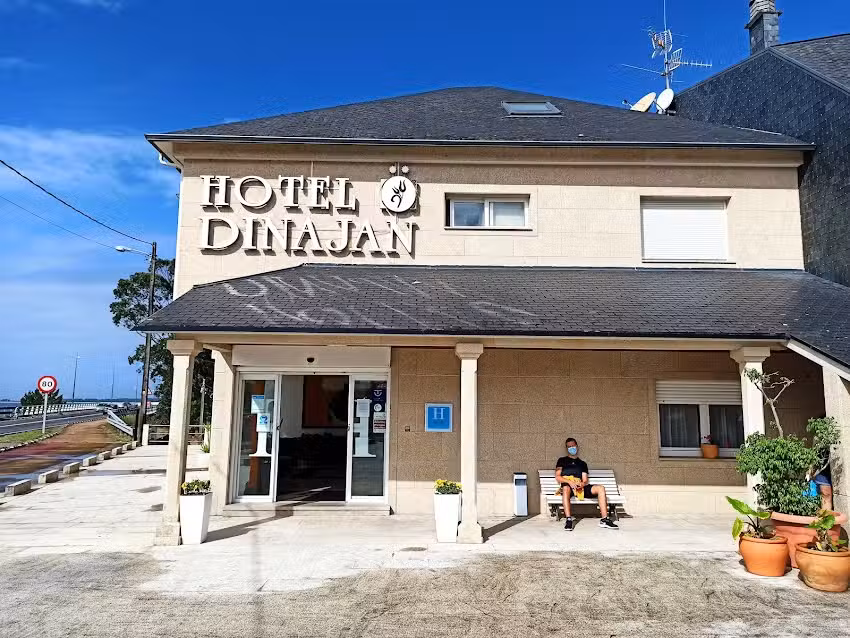 Hotel Dinajan