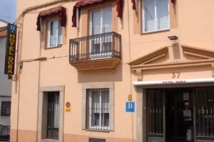 Hotel Dora