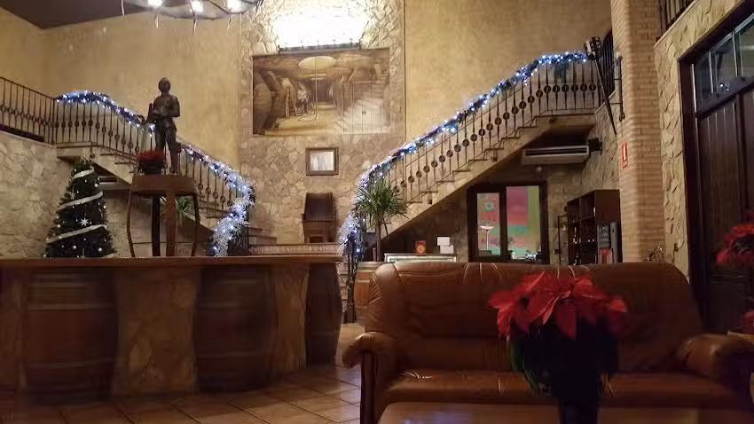 Hotel Enológico – Viñedos y Bodegas El Castillo