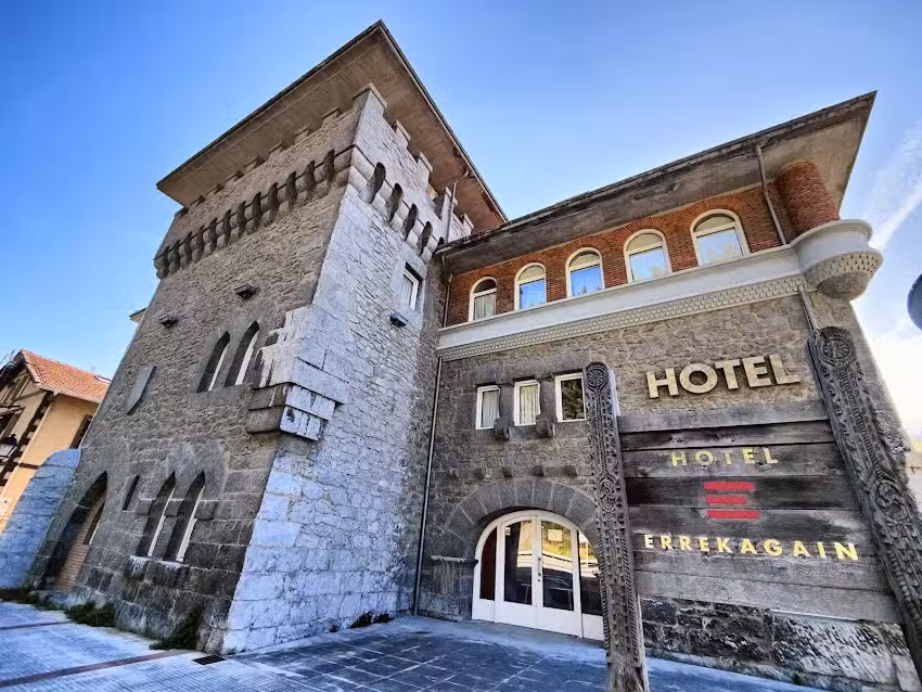Hotel Errekagain