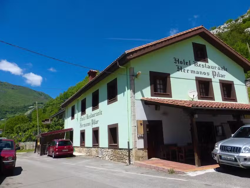 Hotel Hermanos Pilar