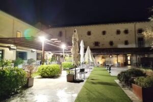 Hotel Komentu Maitea