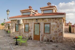 Hotel Las Casitas. Area Boceguillas.