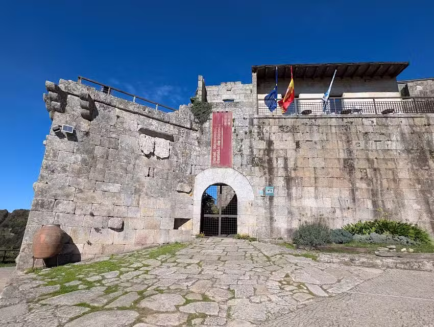 Hotel Monumento Castelo de Maceda