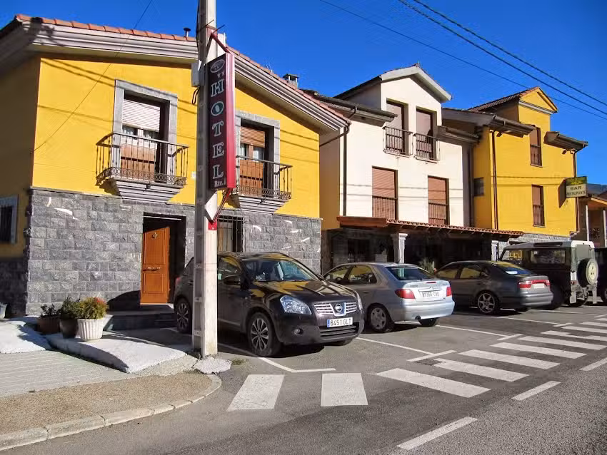 Hotel Peña Pandos