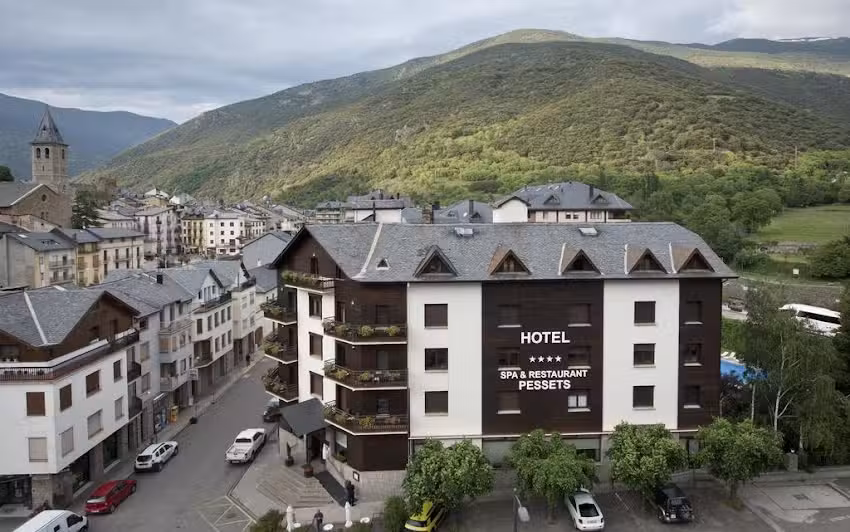 Hotel Pessets Restaurant & Spa