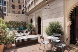 Hotel Praktik Èssens