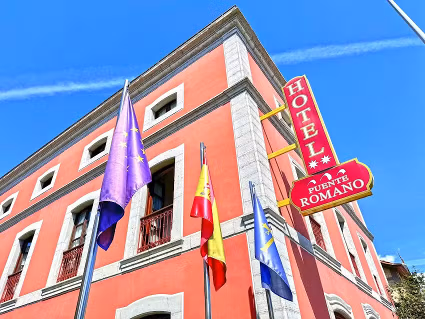 Hotel Puente Romano